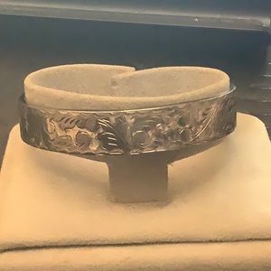slamstlkling Bangle Bracelet